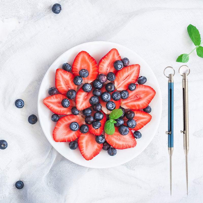 Einziehbarer Zahnstocher aus Titan