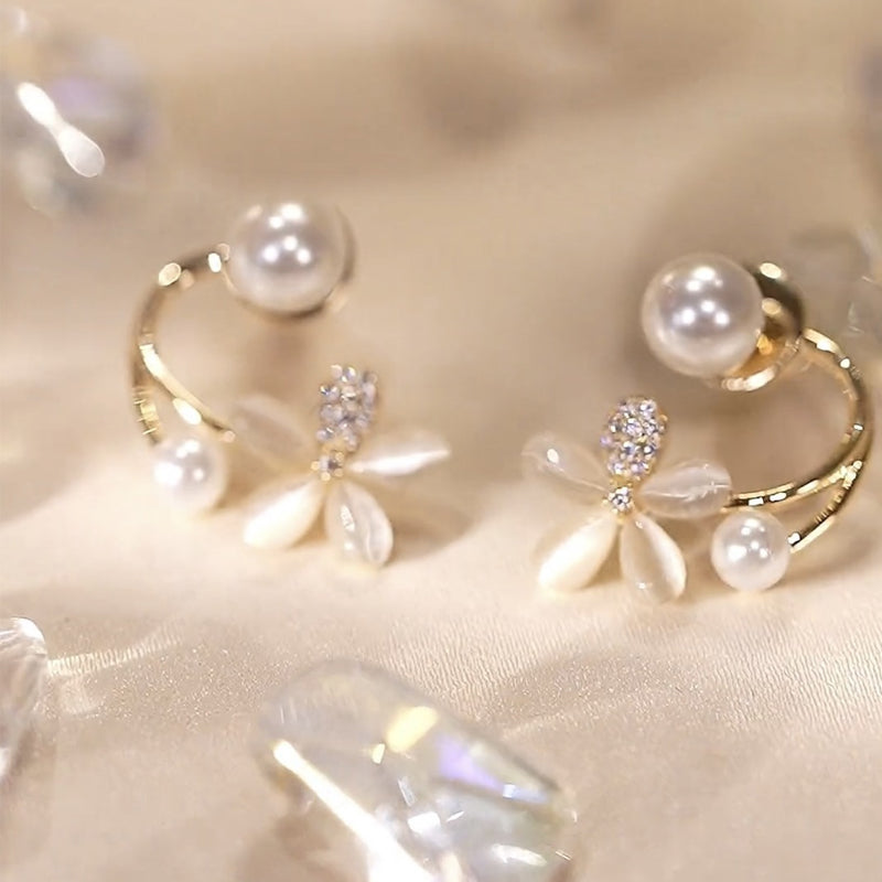 Elegante Blumen-Ohrstecker