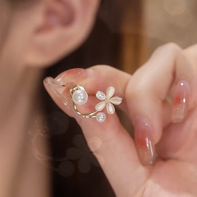 Elegante Blumen-Ohrstecker